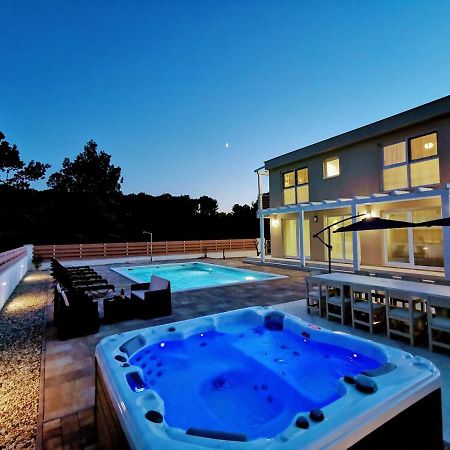 Villa Olivia - New And Modern House With Pool, Souna, Jacuzzi & Playground, Liznjan - Istra Exteriér fotografie