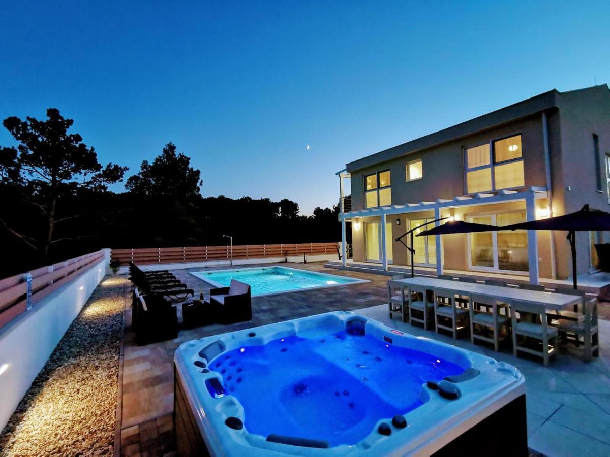 Villa Olivia - New And Modern House With Pool, Souna, Jacuzzi & Playground, Liznjan - Istra Exteriér fotografie